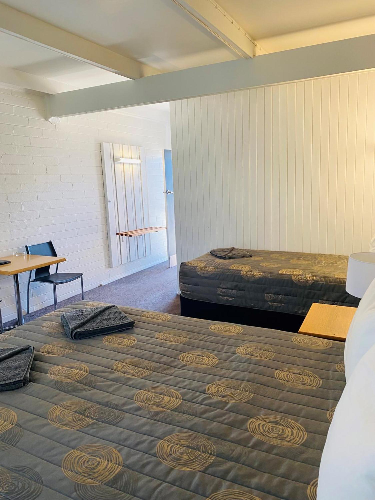 Rubicon Hotel Motel เอลดอน ภายนอก รูปภาพ